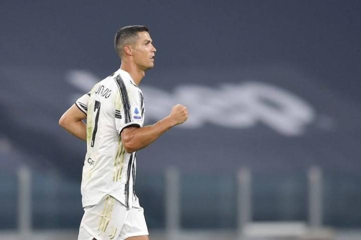 巴萨完胜尤文，C罗高光表现