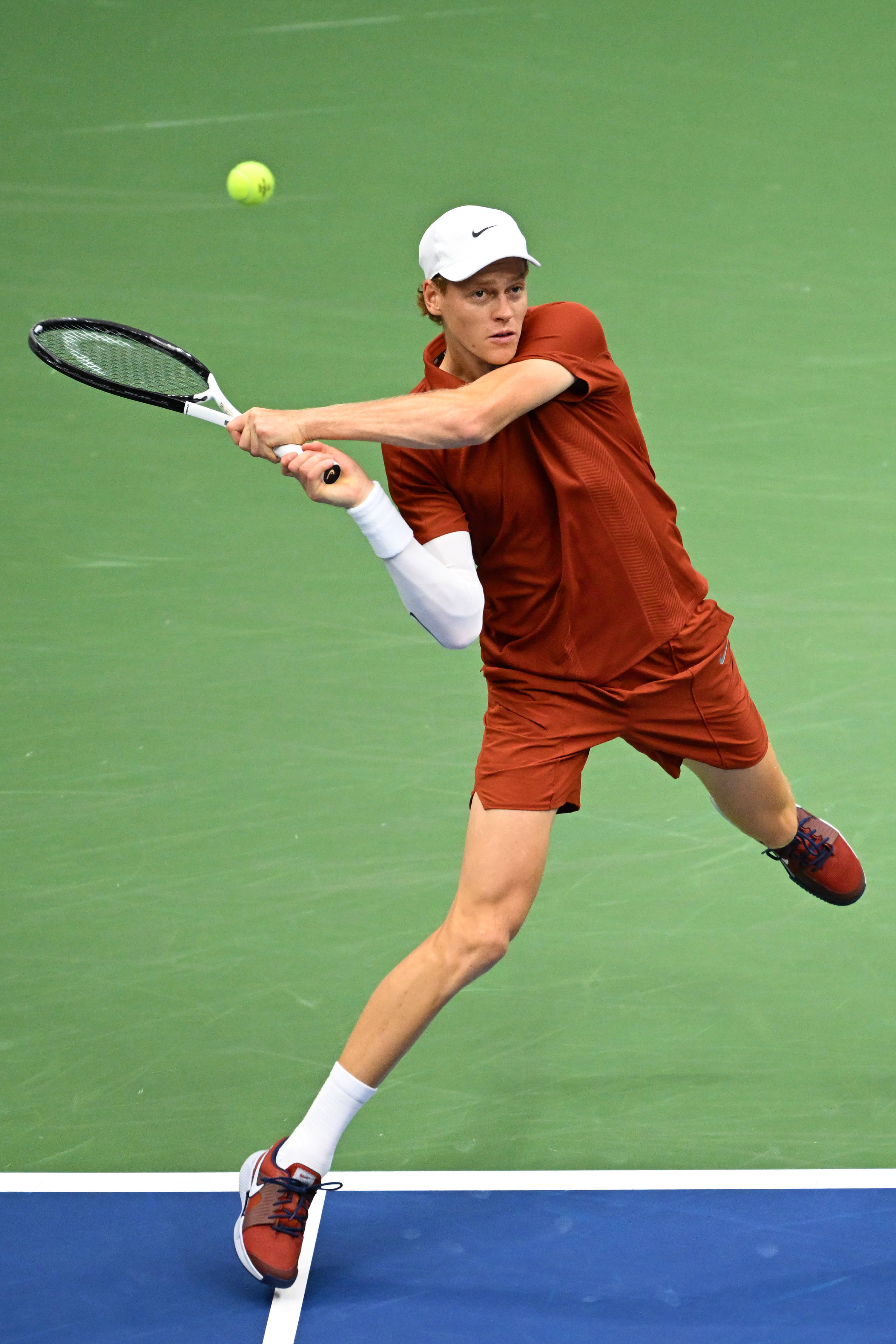 美网逆转年终总决赛,辛纳关键制胜 美网逆转年终总决赛,辛纳关键制胜