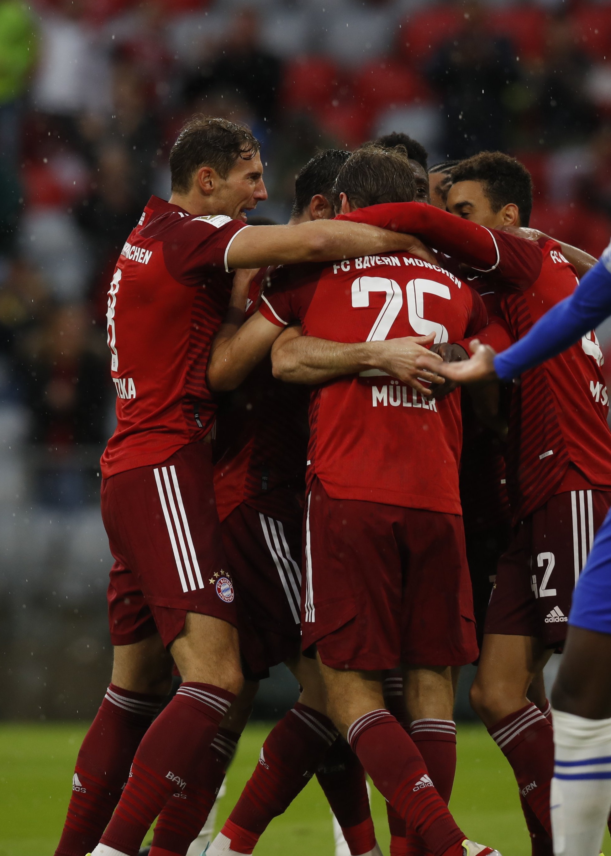 拜仁慕尼黑主场大捷,保持不败记录 拜仁慕尼黑主场大捷,保持不败记录