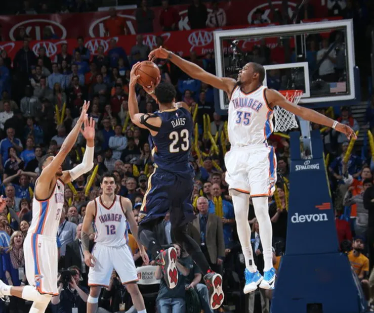 波兰篮球锦标赛季后赛，球队实力激烈对抗