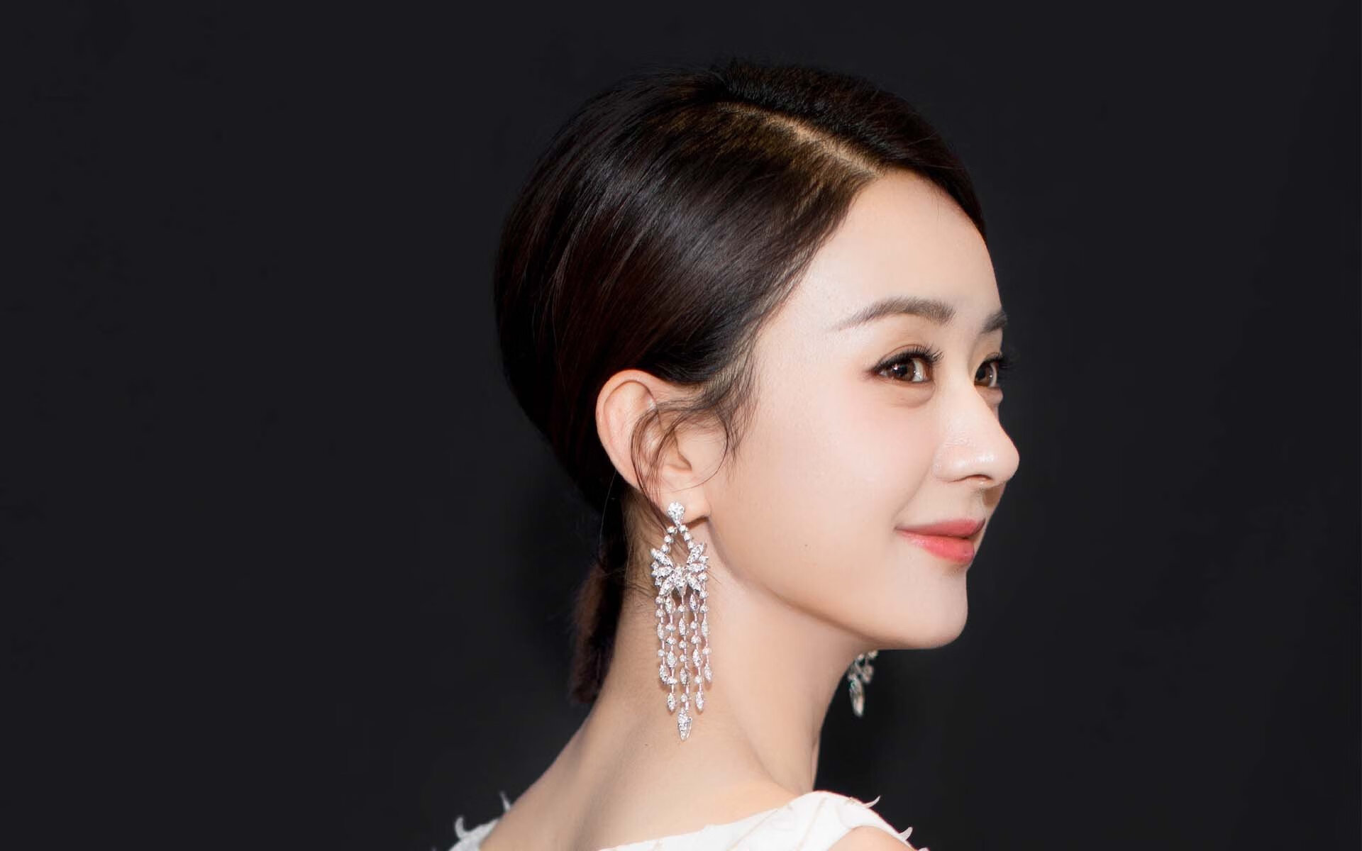 熊猫体育官方-塞内加尔铁血中场统治巴黎之夜，凯塞多完美演绎现代足球的艺术