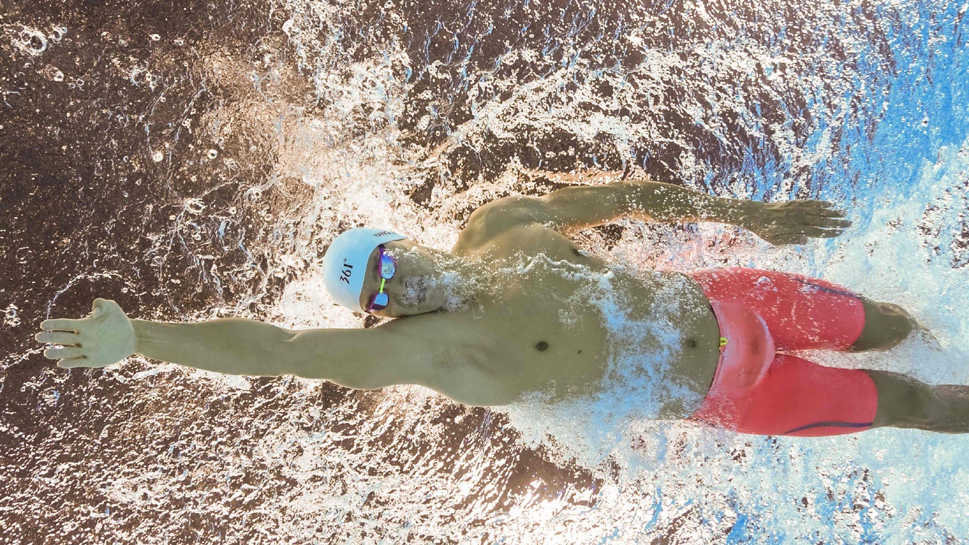 铁血中场铸就永恒之夜,楚阿梅尼扛起银河战舰,罗马险胜切尔西启示录